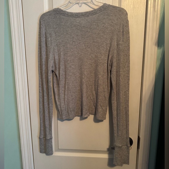 Aerie grey thermal long sleeve - Picture 2 of 3